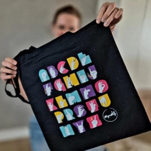 PRZEDSPRZEDAŻ: Torba bawełniana z alfabetem polskiego języka migowego (czarna lub naturalna)